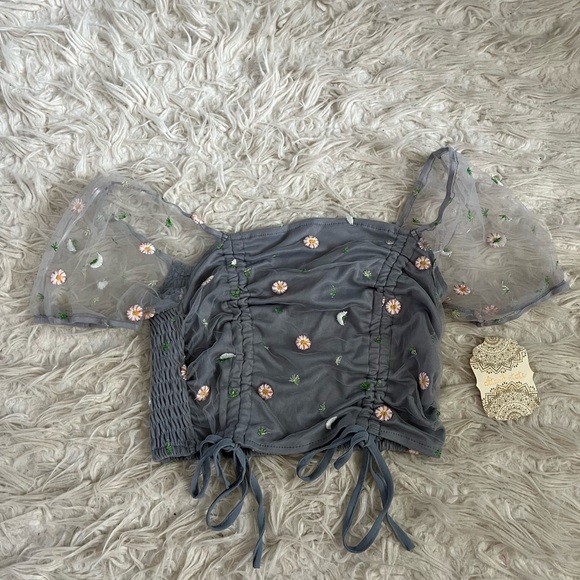 Altar'd State Tops - altar'd state puff sleeve flower crop top